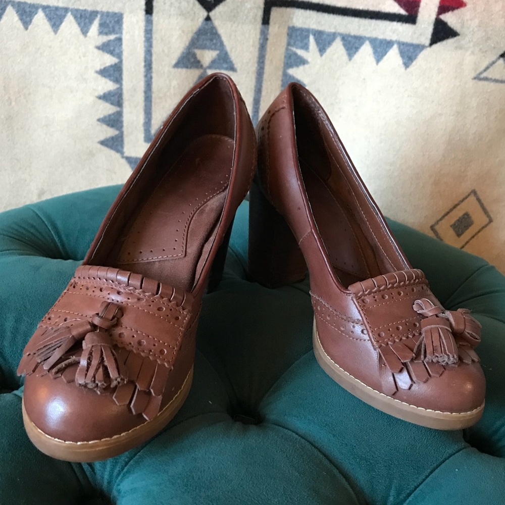 4/$25 G.H. Bass‎ leather tassel slip on heels